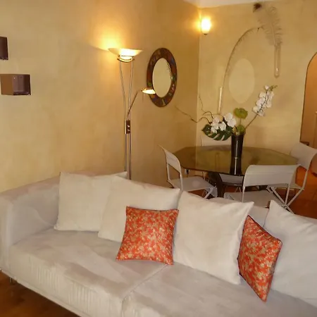 Apartman Le 83 *